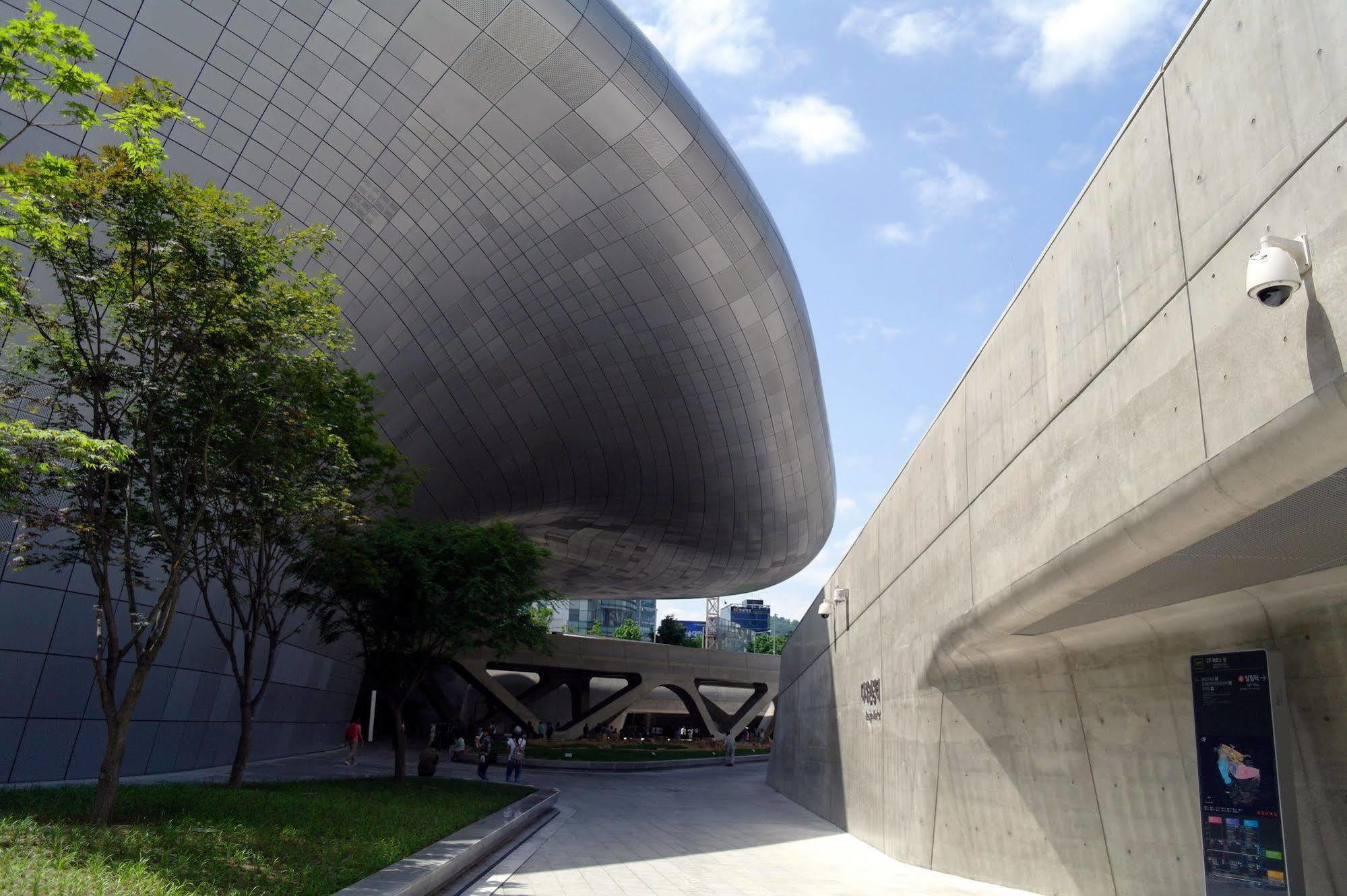 24 Guesthouse Jongno Tower Seoul Exterior photo