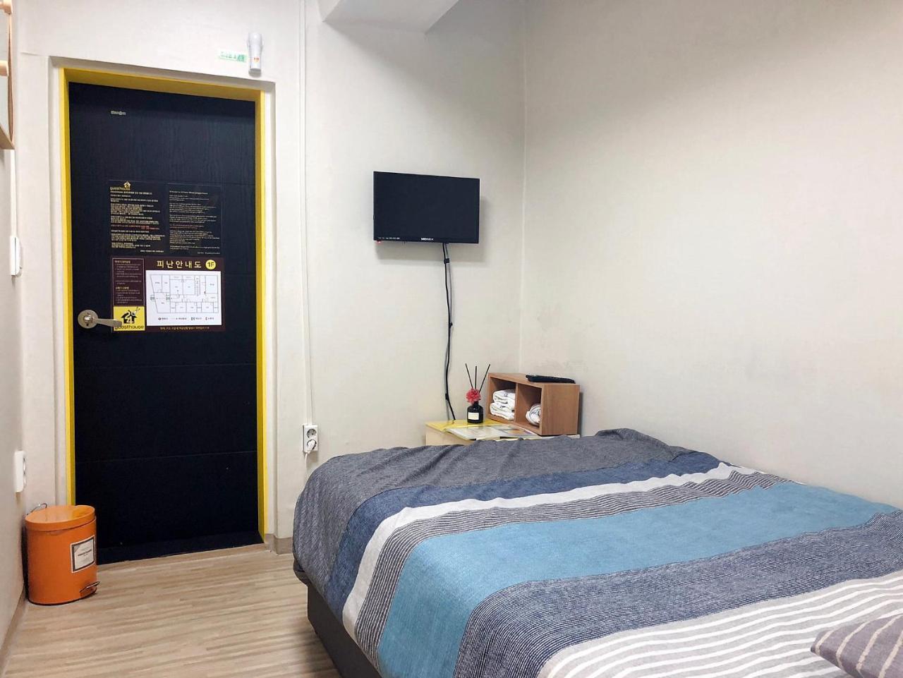 24 Guesthouse Jongno Tower Seoul Exterior photo